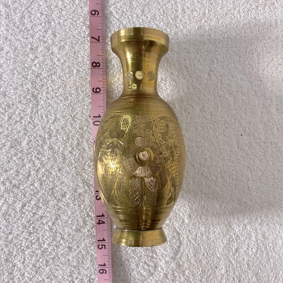 Vintage Elegant Brass Vase W Floral Pattern - Picture 2 of 10